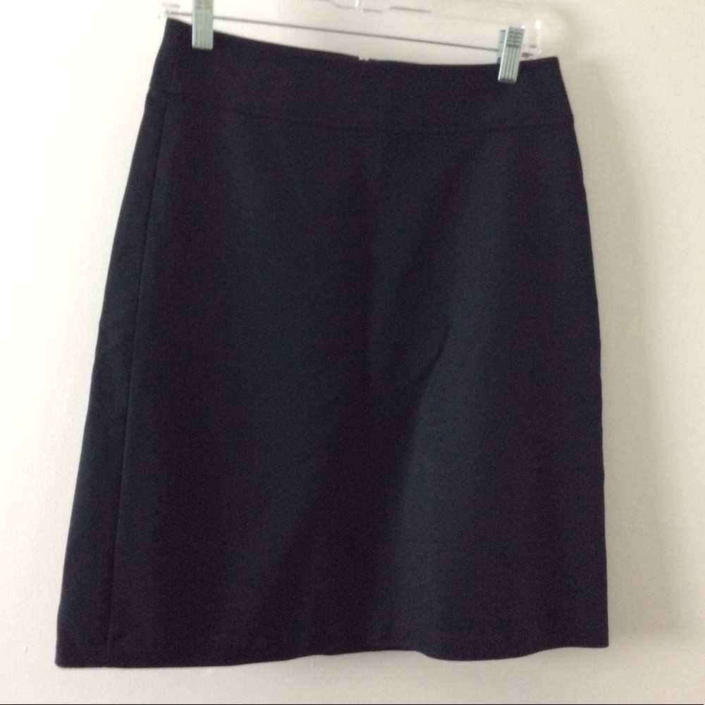 Banana Republic Skirt Size 4 Stretch Black Solid